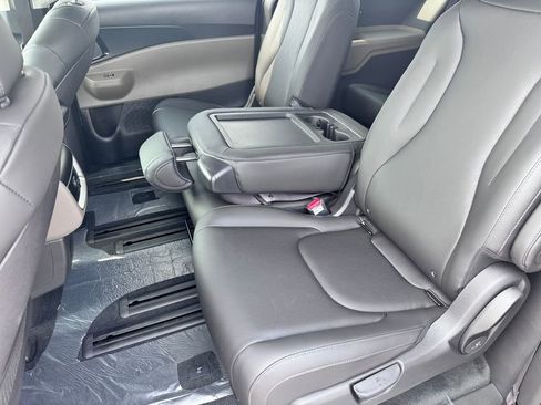 New 2026 Kia Carnival LXS image 26