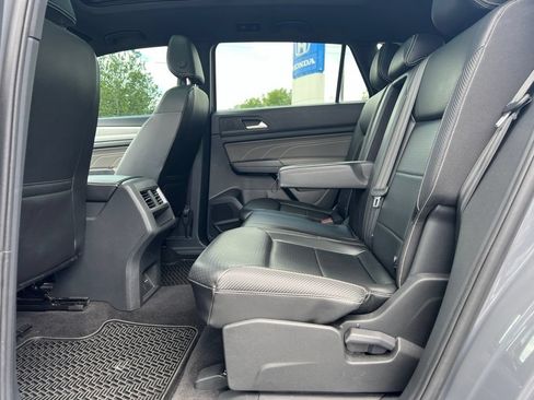 Used 2022 Volkswagen Atlas Cross Sport SEL R-Line AWD/4WD image 10