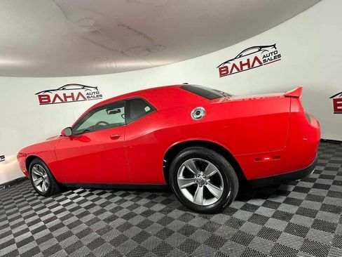 Used 2020 Dodge Challenger SXT RWD image 6