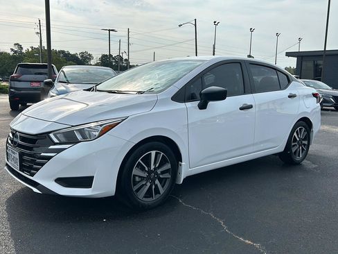 Used 2024 Nissan Versa S w/ S Plus Package image 1