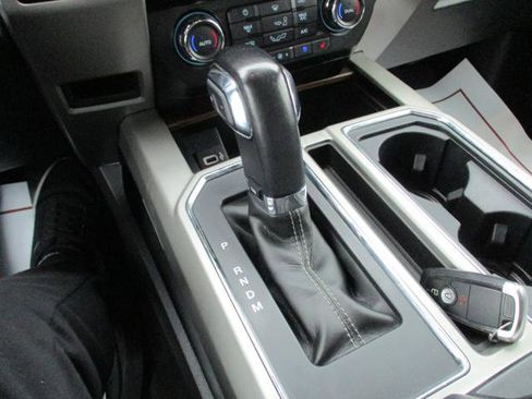 Used 2020 Ford F150 Lariat image 25