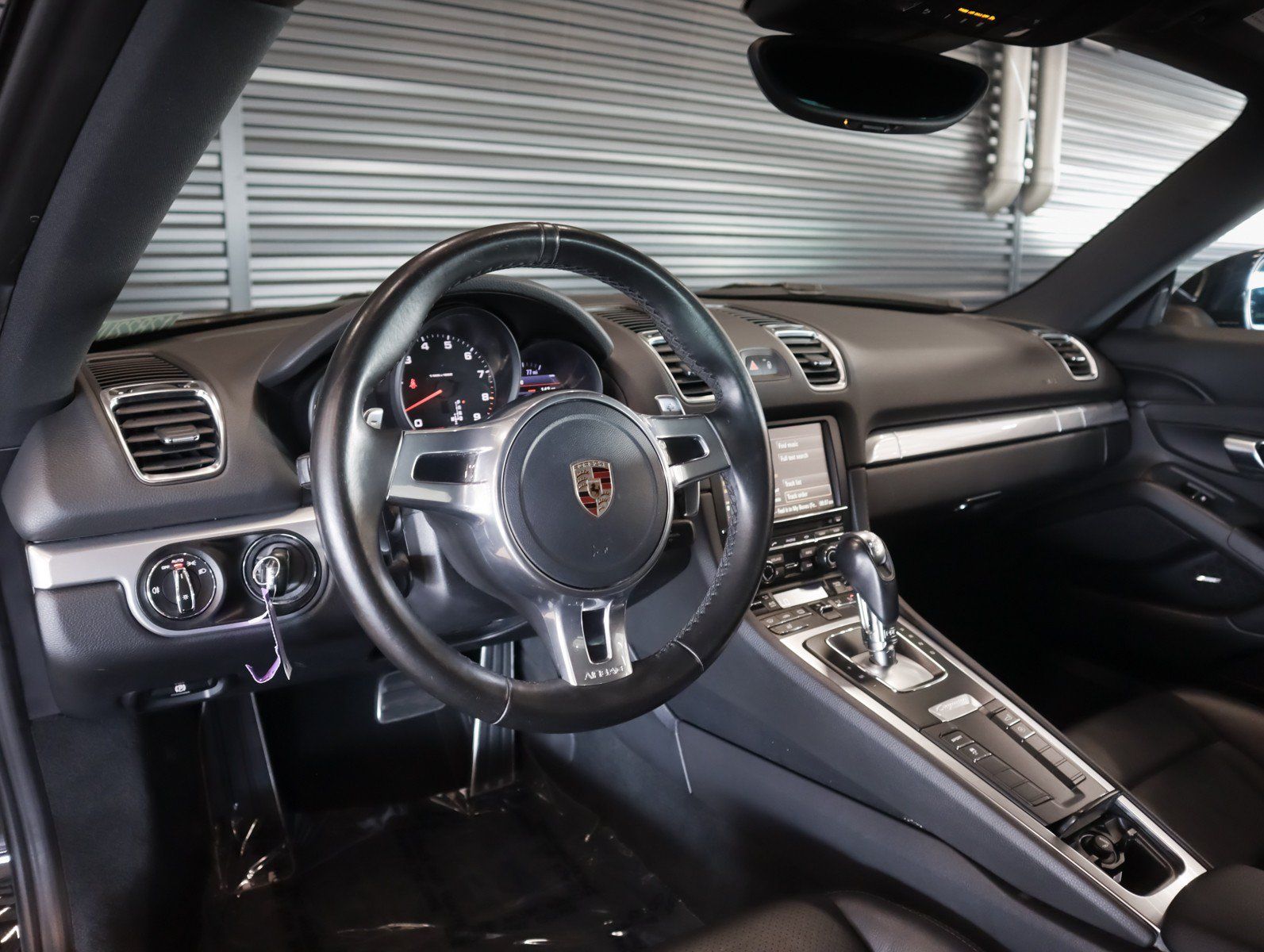 Certified 2016 Porsche Cayman RWD image 4