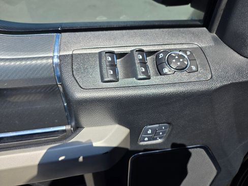 Used 2018 Ford F150 Lariat w/ Equipment Group 502A Luxury AWD/4WD image 22