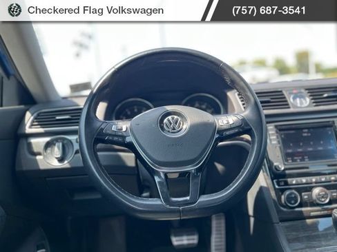 Used 2017 Volkswagen Passat 1.8T SEL Premium FWD image 36