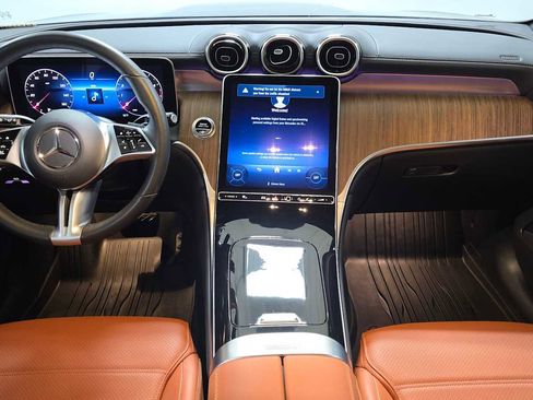 Used 2024 Mercedes-Benz GLC 300 4MATIC image 18