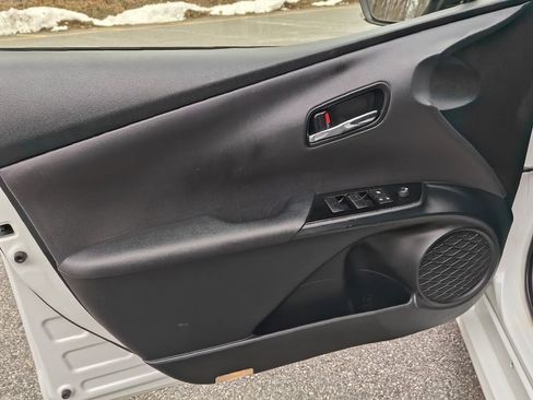 Used 2021 Toyota Prius LE image 23