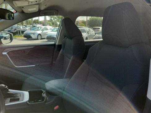 Certified 2025 Toyota RAV4 LE FWD image 20