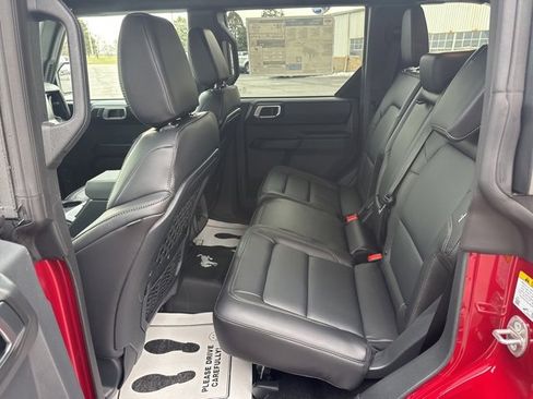 New 2025 Ford Bronco Badlands image 10