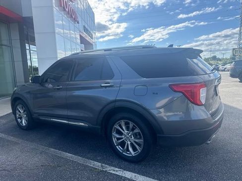 Used 2021 Ford Explorer Limited w/ Equipment Group 301A AWD/4WD image 2