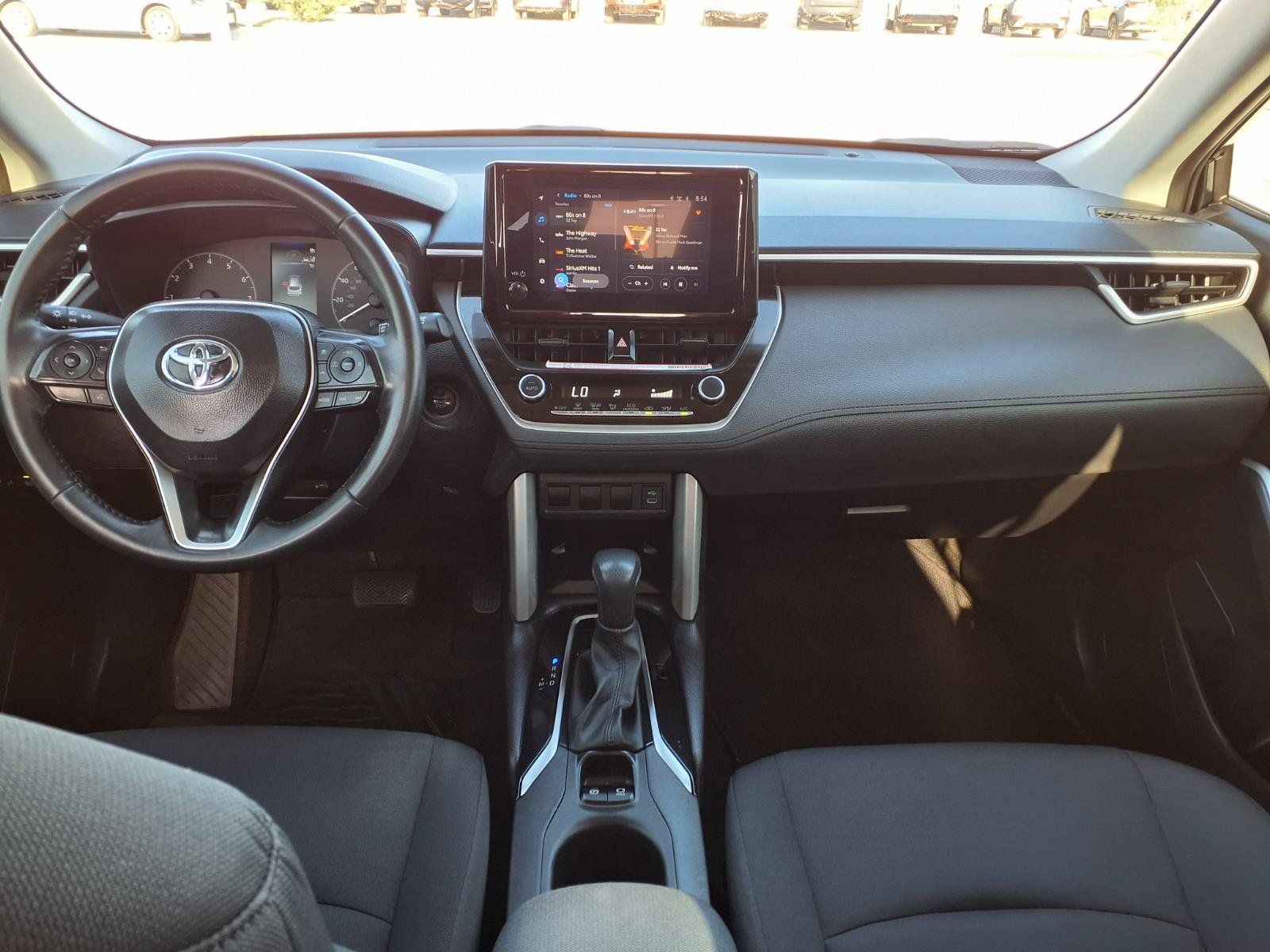 Used 2025 Toyota Corolla Cross LE FWD image 11