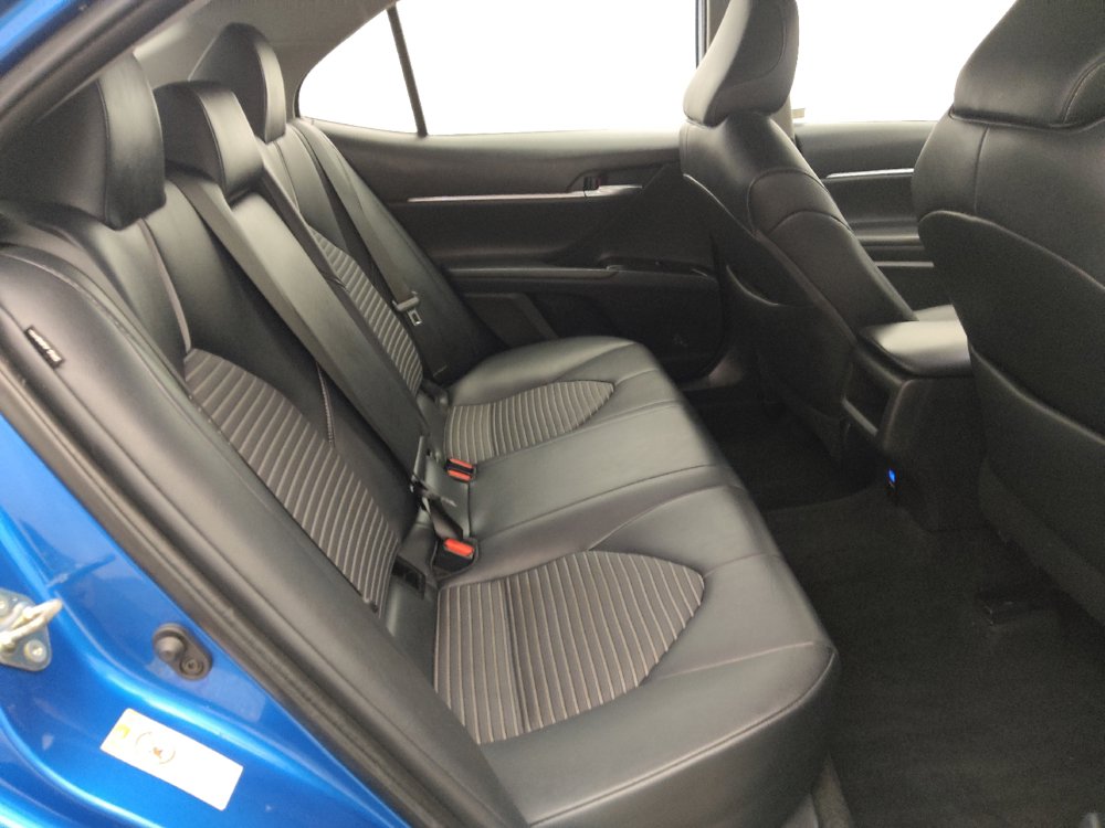 Used 2019 Toyota Camry SE FWD image 19