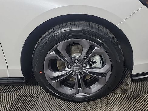 Used 2025 Honda Accord EX-L image 3