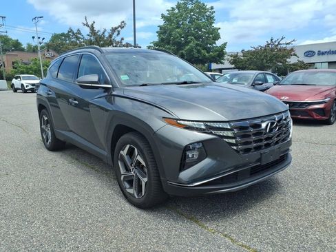 Used 2022 Hyundai Tucson Limited w/ Cargo Package AWD/4WD image 3