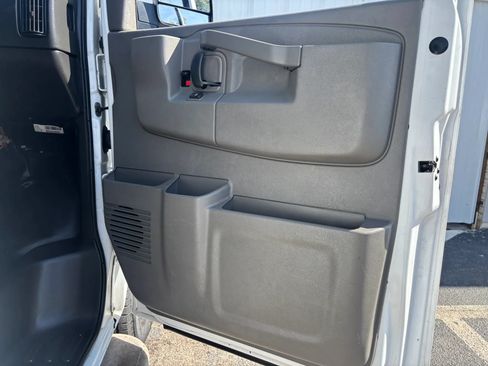 Used 2021 GMC Savana 2500 w/ Driver Convenience Package RWD image 43
