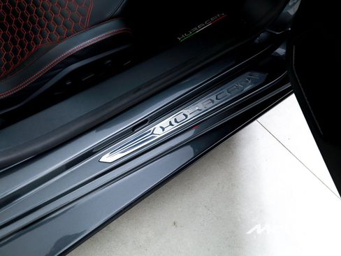 Used 2022 Lamborghini Huracan EVO RWD image 21