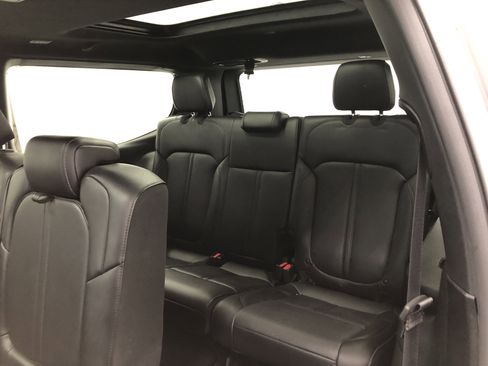 Certified 2024 Jeep Wagoneer Series I 4x4 w/ Premium Group I image 11