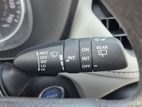 Certified 2022 Toyota RAV4 XLE AWD/4WD image 33