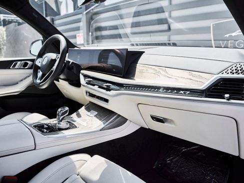 Used 2023 BMW ALPINA XB7 AWD/4WD image 44