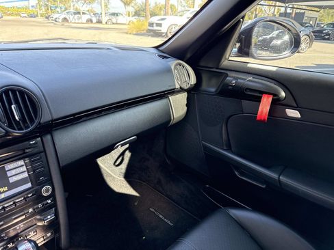 Used 2011 Porsche Boxster Spyder image 22