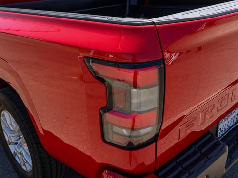 Used 2022 Nissan Frontier SV image 7