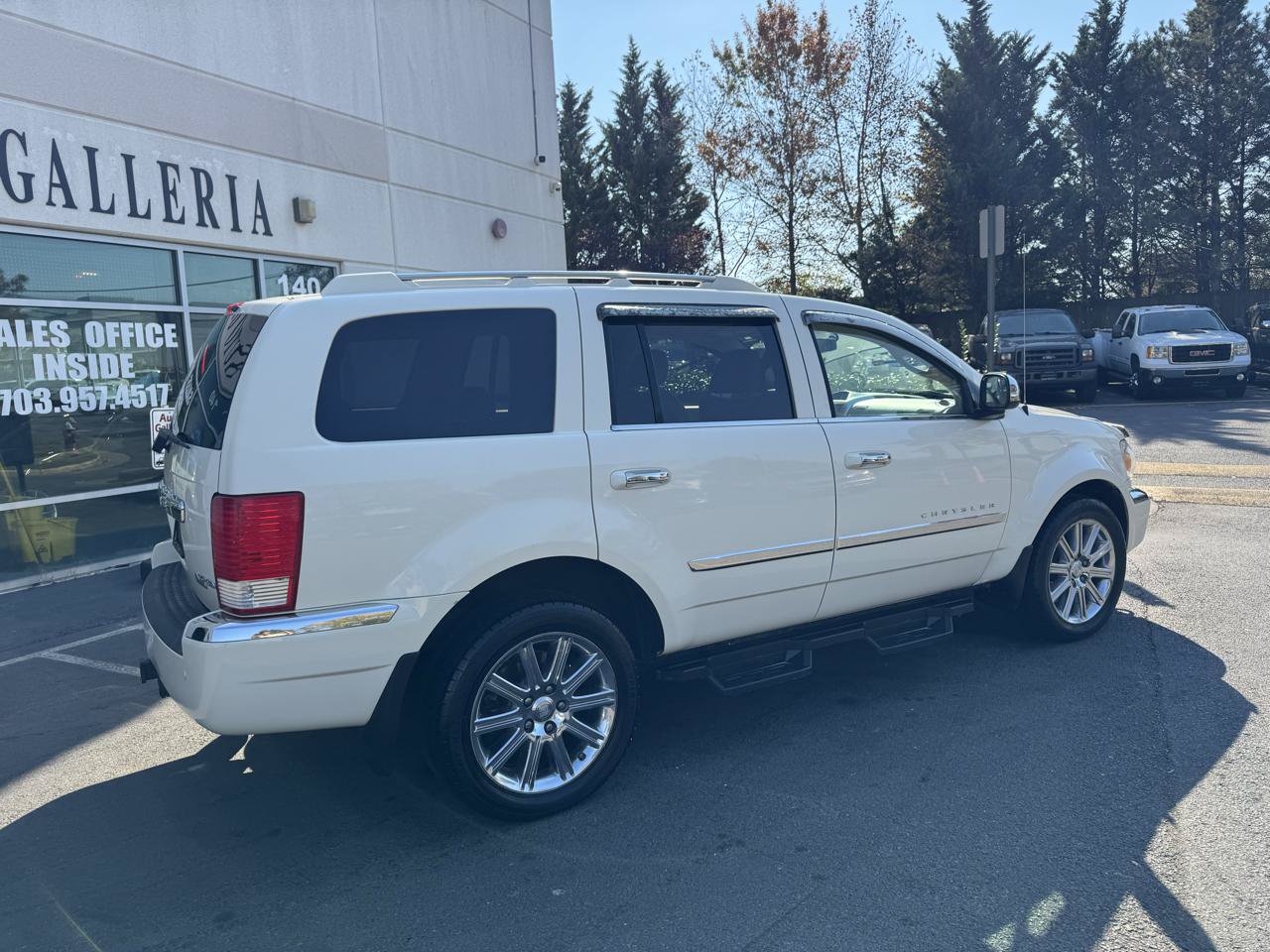 Used 2009 Chrysler Aspen Limited AWD/4WD image 13