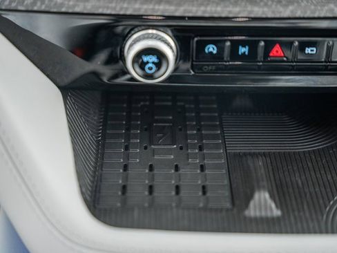 Used 2025 Ford Explorer Platinum w/ Ultimate Package image 28