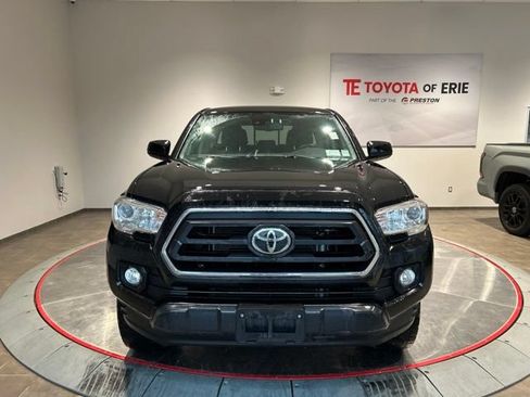 Used 2020 Toyota Tacoma SR5 AWD/4WD image 2