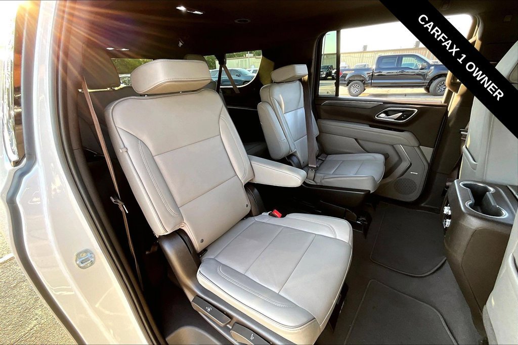 Used 2023 GMC Yukon XL SLT AWD/4WD image 24