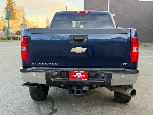 Used 2011 Chevrolet Silverado 2500 LTZ w/ LTZ Plus Package AWD/4WD image 6