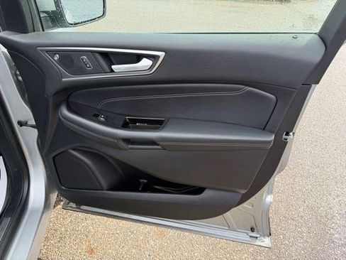 Used 2020 Ford Edge Titanium w/ Equipment Group 301A FWD image 20