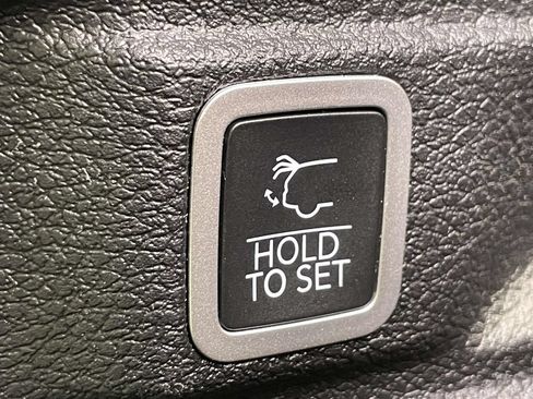 Used 2023 Jeep Grand Cherokee L Laredo AWD/4WD image 19