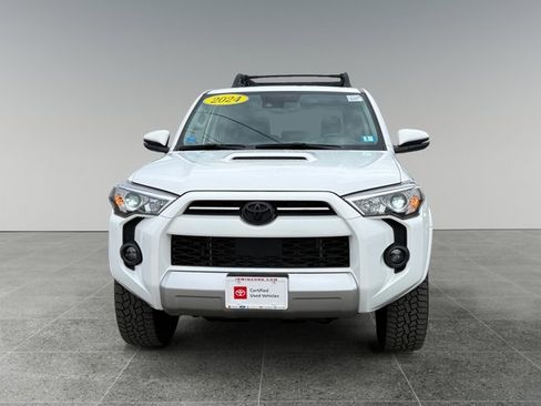 Used 2024 Toyota 4Runner TRD Off-Road Premium image 8