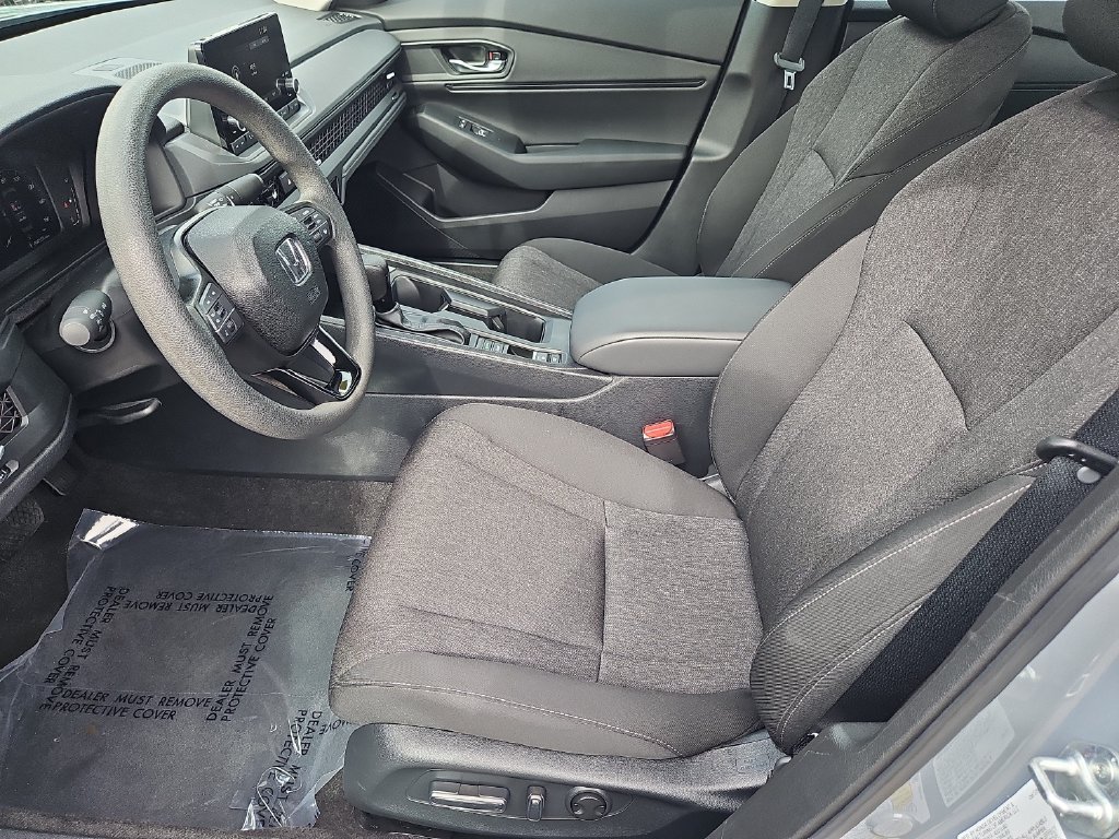 Used 2025 Honda Accord SE image 29