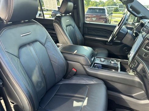 Used 2022 Ford Expedition Max Platinum image 16