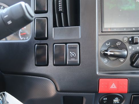 Used 2025 Chevrolet Low Cab Forward RWD image 28