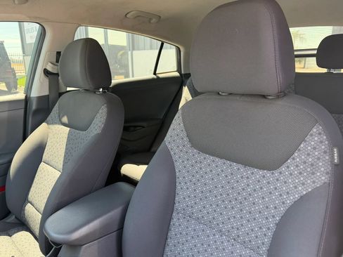 Used 2019 Hyundai Ioniq Plug-In Hybrid FWD image 18