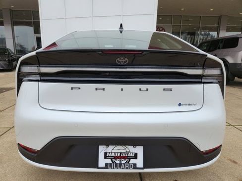 New 2026 Toyota Prius Plug-In Hybrid FWD image 10