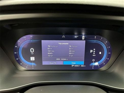 Certified 2024 Volvo XC40 B5 Plus w/ Protection Package Premier image 15