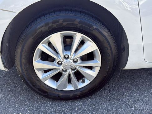 Used 2018 Kia Sedona L FWD image 22