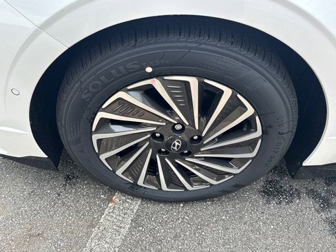 New 2025 Hyundai Sonata Limited image 20