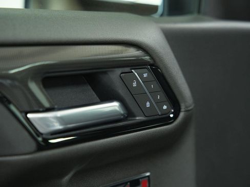 Used 2025 GMC Sierra 1500 AT4 w/ AT4 Premium Package AWD/4WD image 34