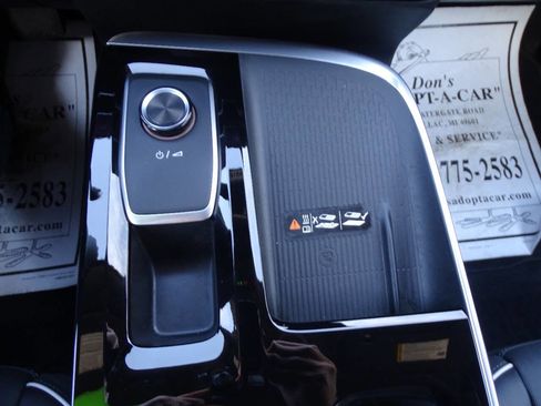 Used 2025 Buick Enclave AWD Preferred image 35
