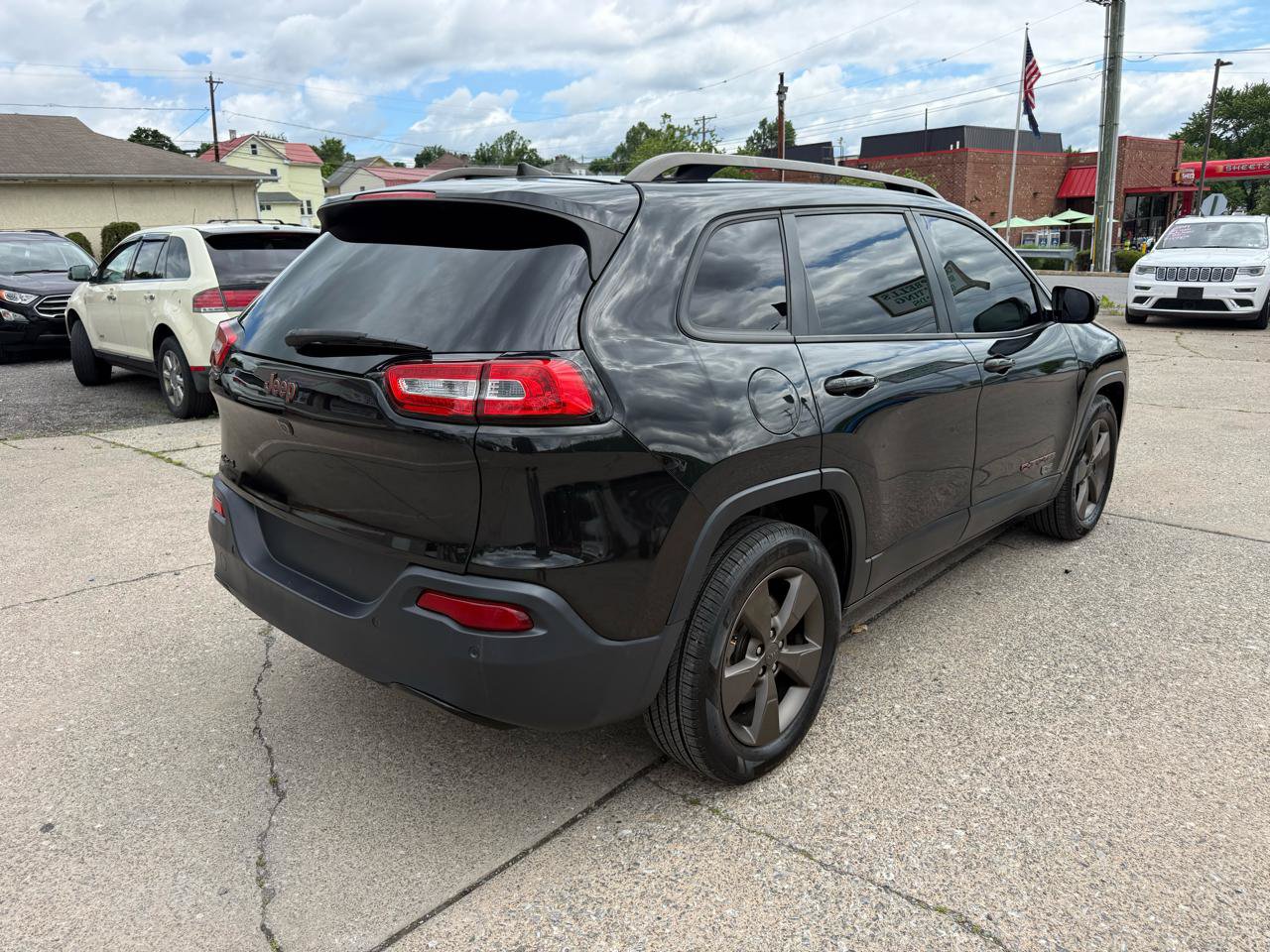 Used 2016 Jeep Cherokee 75th Anniversary AWD/4WD image 7