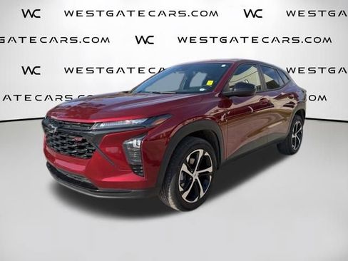 Used 2024 Chevrolet Trax RS image 1