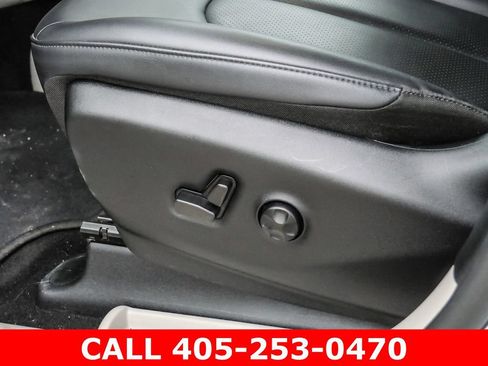 Used 2024 Chrysler Pacifica Touring-L AWD/4WD image 30