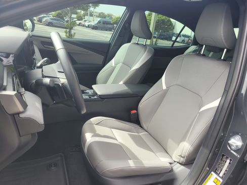 Used 2025 Toyota Camry SE FWD image 19