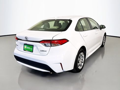 Used 2022 Toyota Corolla LE image 10
