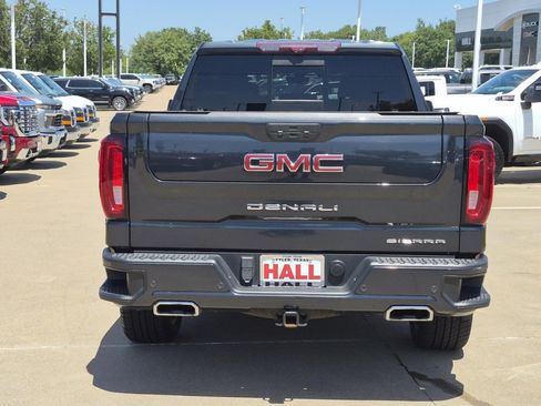 Certified 2022 GMC Sierra 1500 Denali w/ Denali Reserve Package AWD/4WD image 5