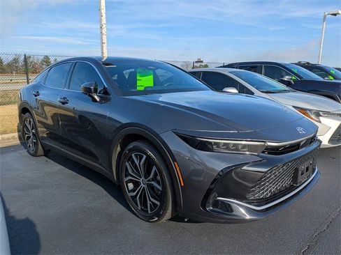 Used 2024 Toyota Crown Limited image 3