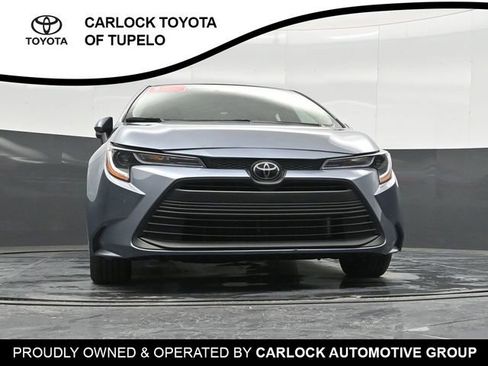Used 2025 Toyota Corolla LE image 31